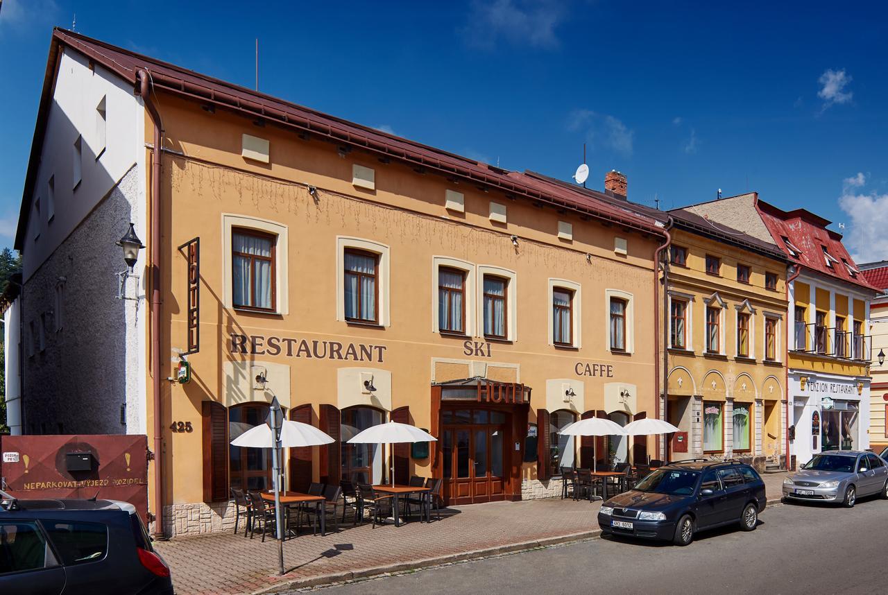 Ski Hotel Svoboda Nad Upou Exterior photo