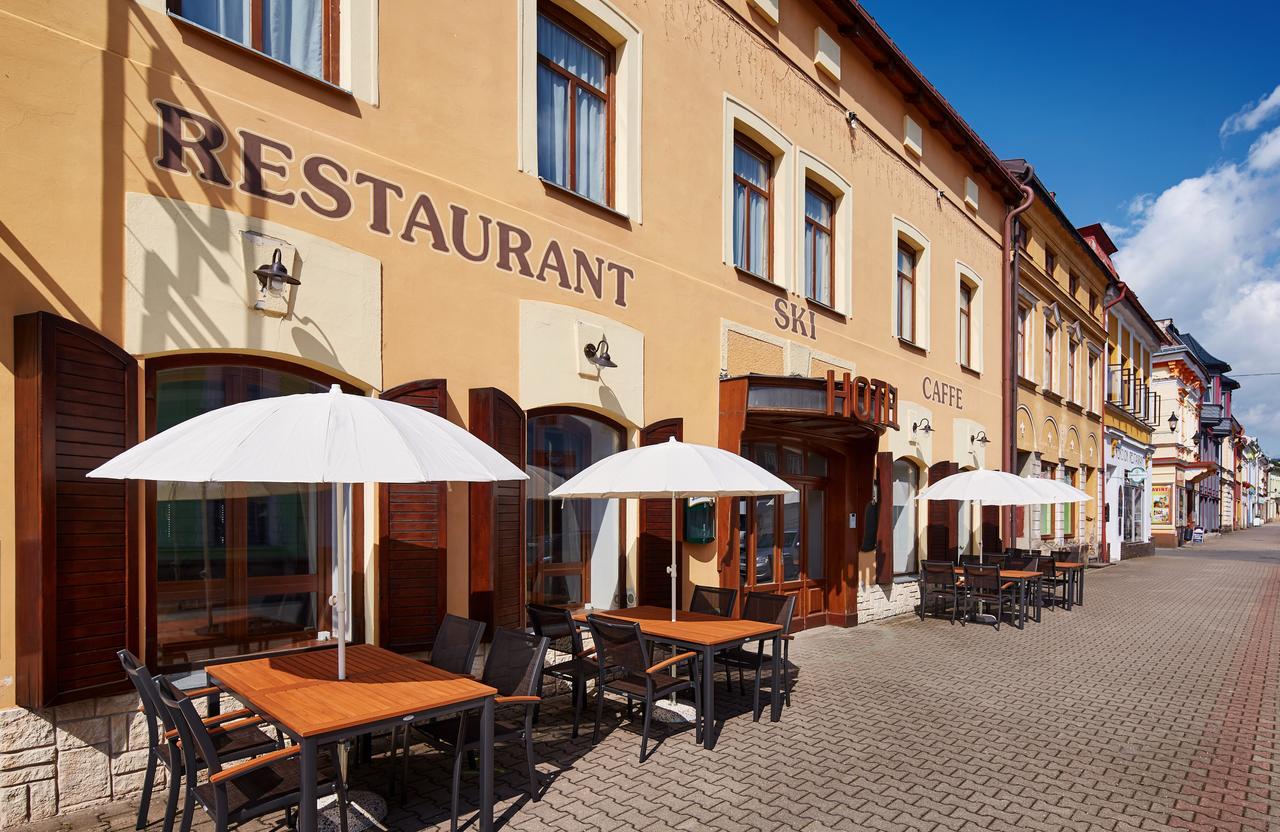 Ski Hotel Svoboda Nad Upou Exterior photo